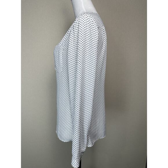 Ann Taylor LOFT White W/ Black Print No Show Buttons Blouse Top Sz S Classic EUC - Picture 11 of 16